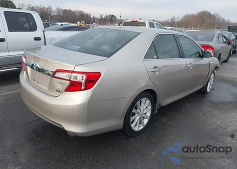 2013 Toyota Camry Hybrid Xle z USA, uszkodzony, nr VIN 4T1BD1FK7DU065353
